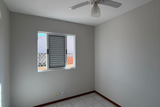 Apartamento para alugar - 74.95m² - Jardim Cruzeiro, Umuarama-PR