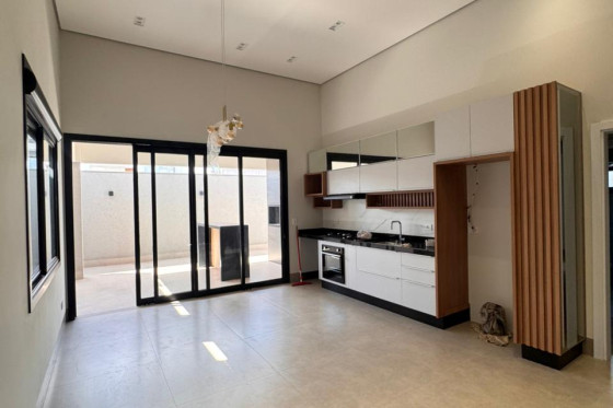 Casa para alugar - 146m² - Umuarama-PR